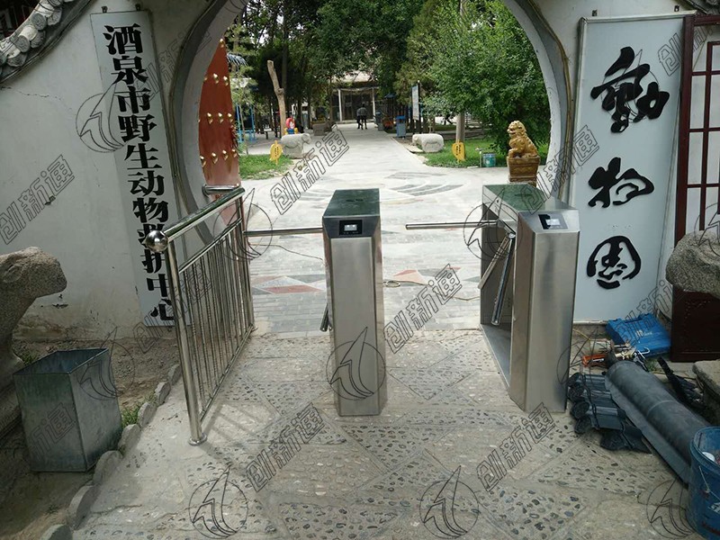 擺閘,三輥閘,速通閘,旋轉(zhuǎn)閘,平移閘,一字閘,人臉識別，