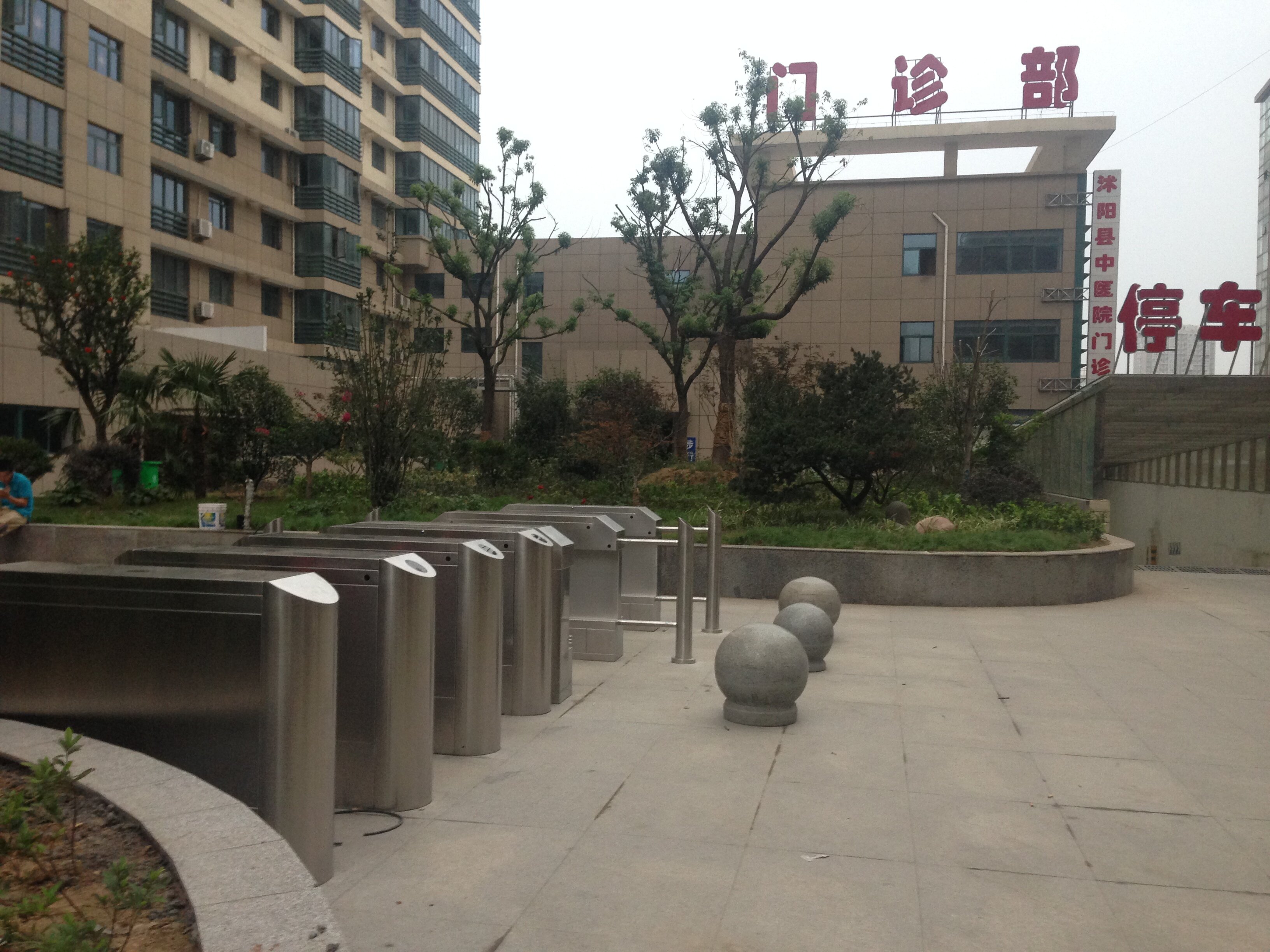 擺閘,三輥閘,速通閘,旋轉(zhuǎn)閘,平移閘,一字閘,人臉識(shí)別，