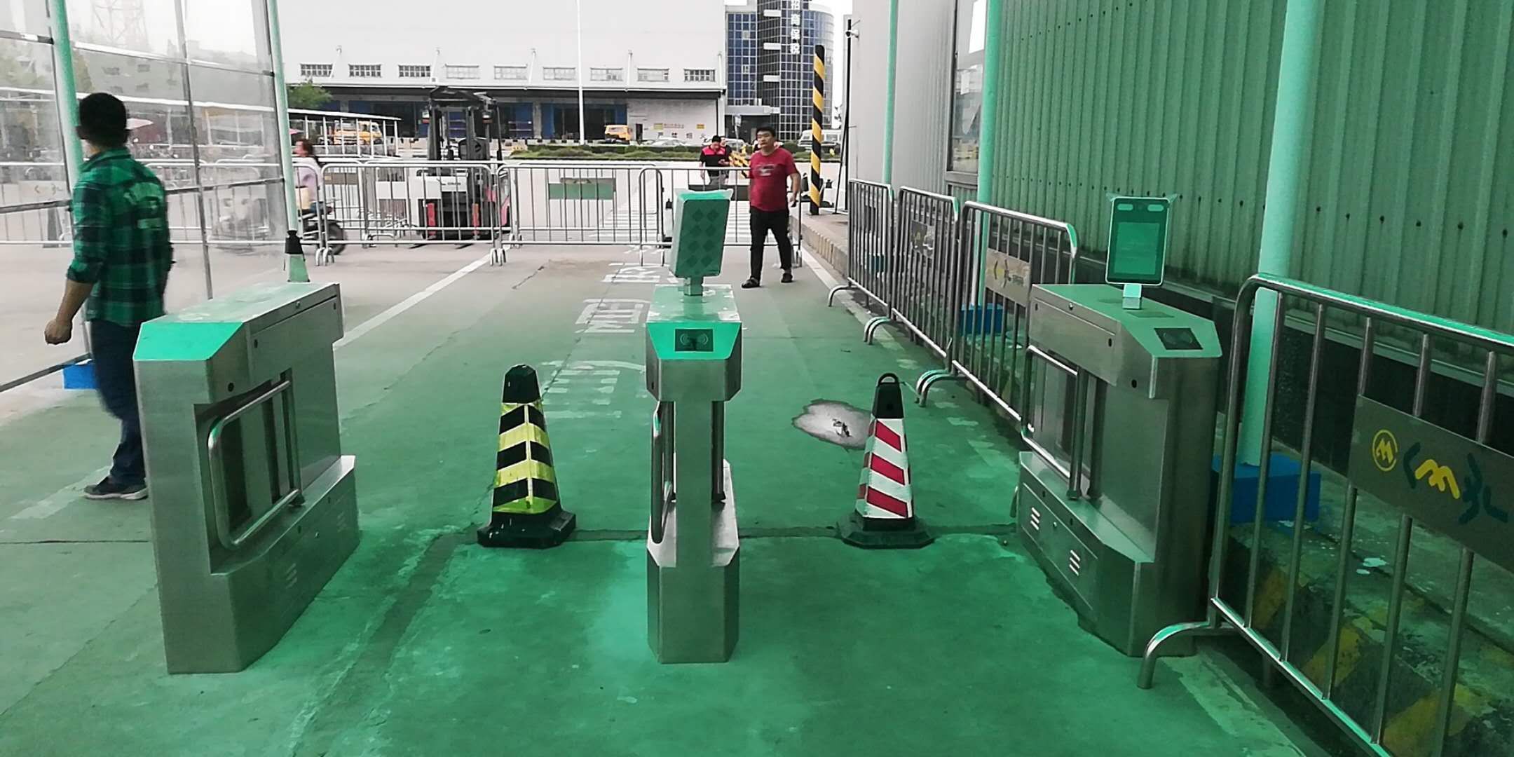 擺閘,三輥閘,速通閘,旋轉(zhuǎn)閘,平移閘,一字閘,人臉識(shí)別，